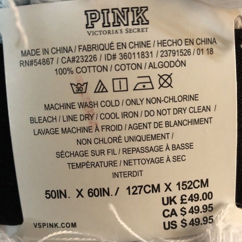 VS PINK Blanket Festival Beach Fringe - Picture 5 of 6